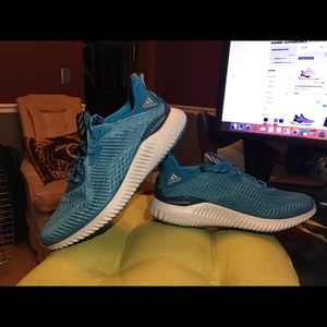 Adidas alphaBounce brand new size 10.5